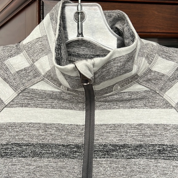 Lululemon Race Your Pace 1/2 Zip EUC Size 4 - Picture 2 of 10